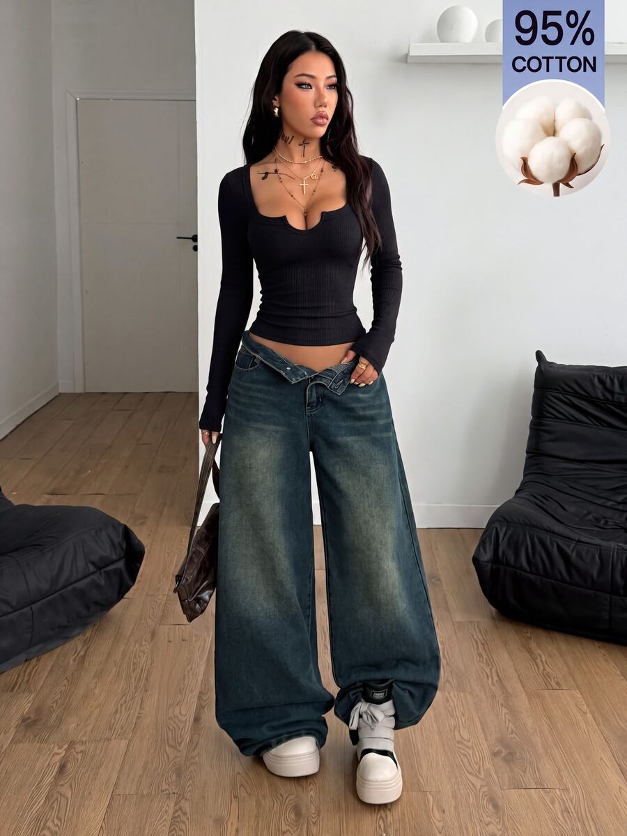 Women's slim fit long sleeve V-neck t-shirt with ruched bustier details in knitted stretch fabric