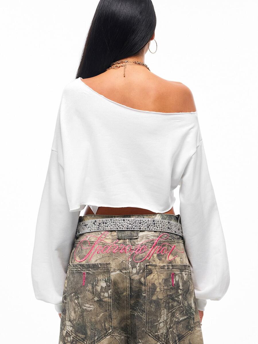 Women's plain oversized boat neck sweatshirt with long raglan sleeves in a relaxed pullover fit.
