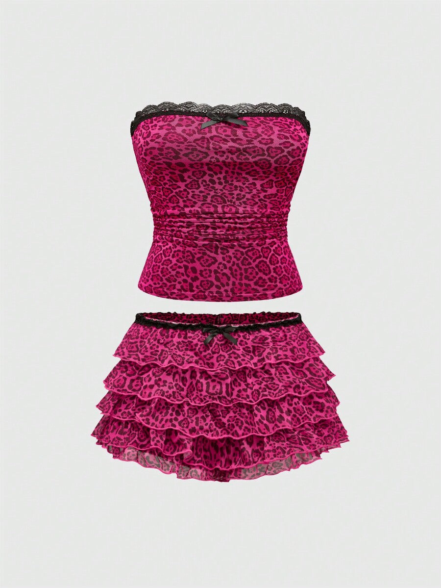 Y2K leopard print two-piece outfit with strapless bandeau top and ruffle mini shorts, featuring contrast lace and a slim fit