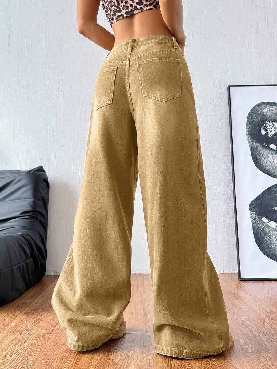 Women's casual loose fit wide leg denim jeans with functional pockets and low waist design.