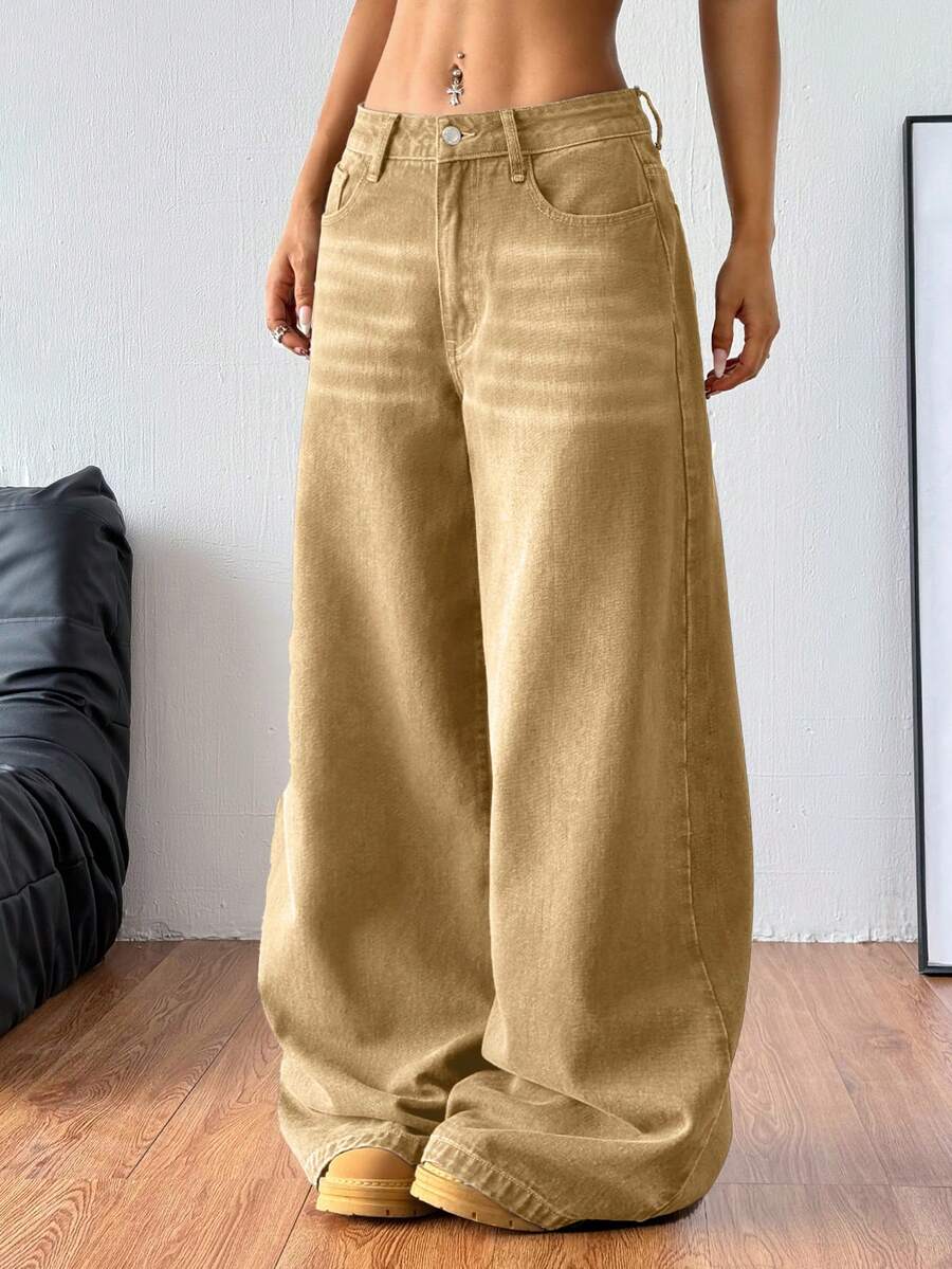 Women's casual loose fit wide leg denim jeans with functional pockets and low waist design.