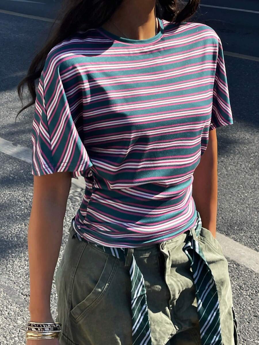 Women's casual short sleeve round neck cotton t-shirt with high stretch fabric.