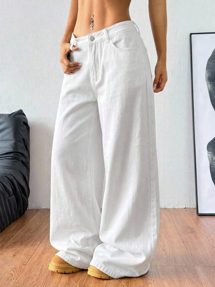 Women's casual loose fit wide leg denim jeans with functional pockets and low waist design.