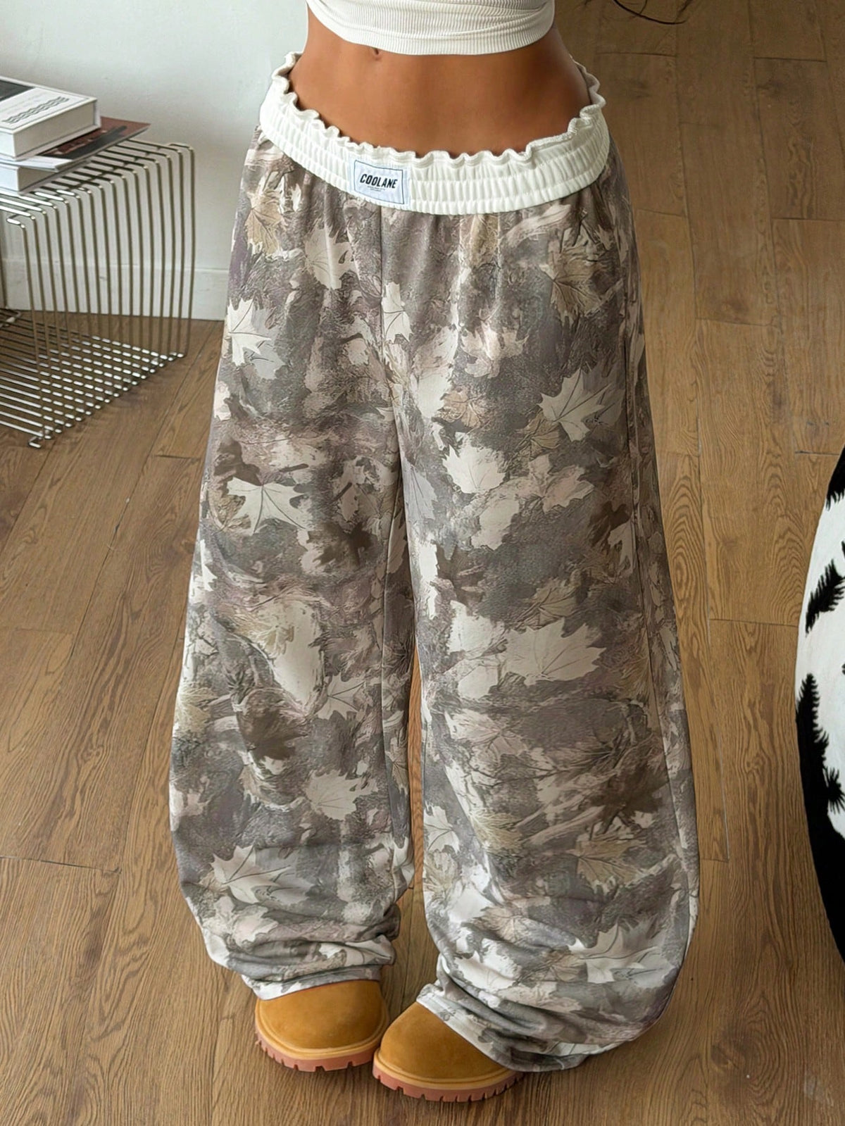 Women's striped straight leg casual trousers with elastic mid waist and side pockets