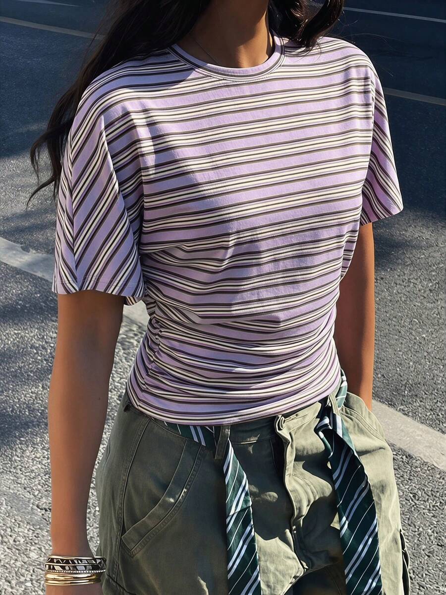 Women's casual short sleeve round neck cotton t-shirt with high stretch fabric.