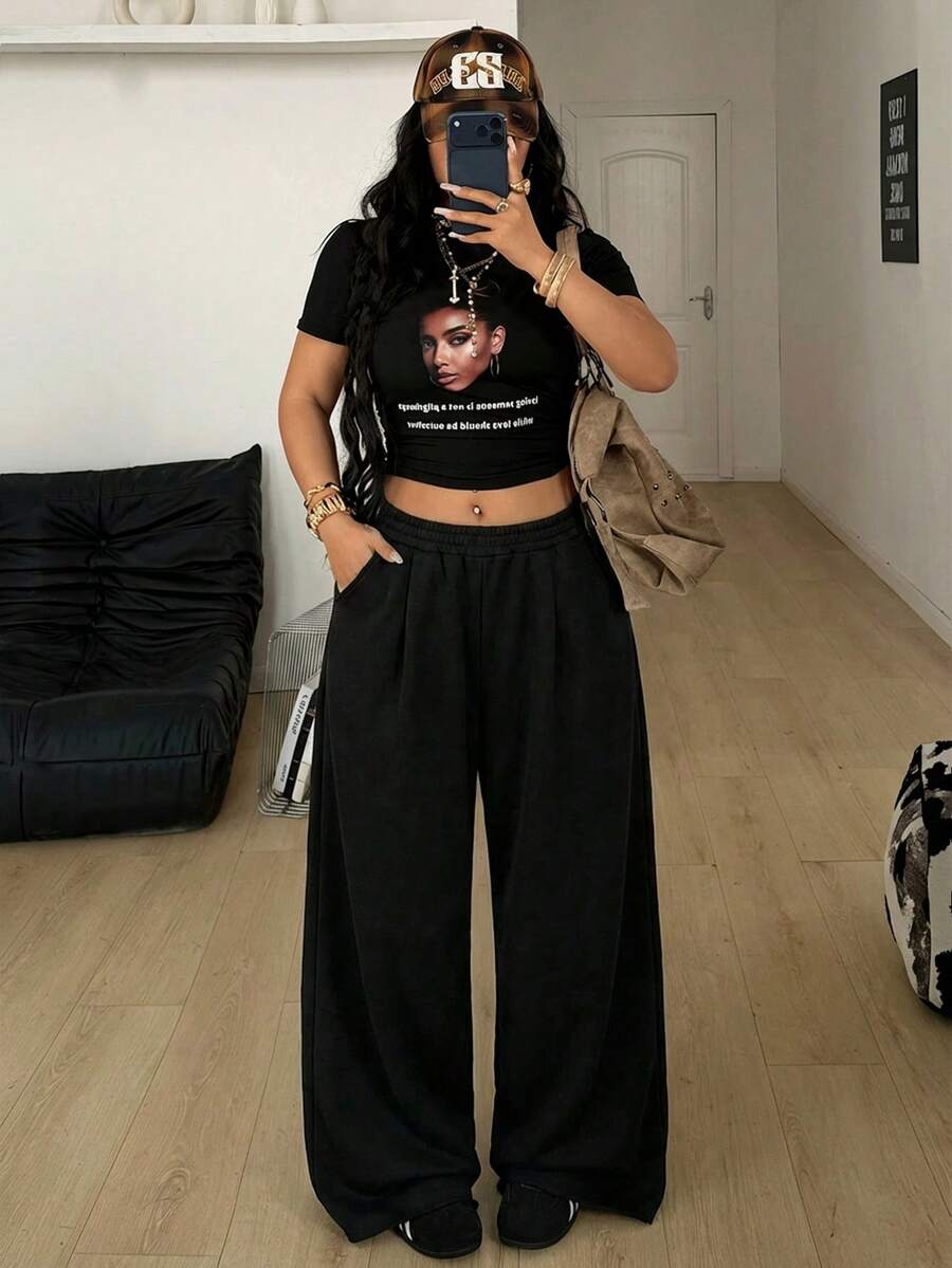 Women's loose wide leg casual sweatpants with an elastic waistband and side pockets