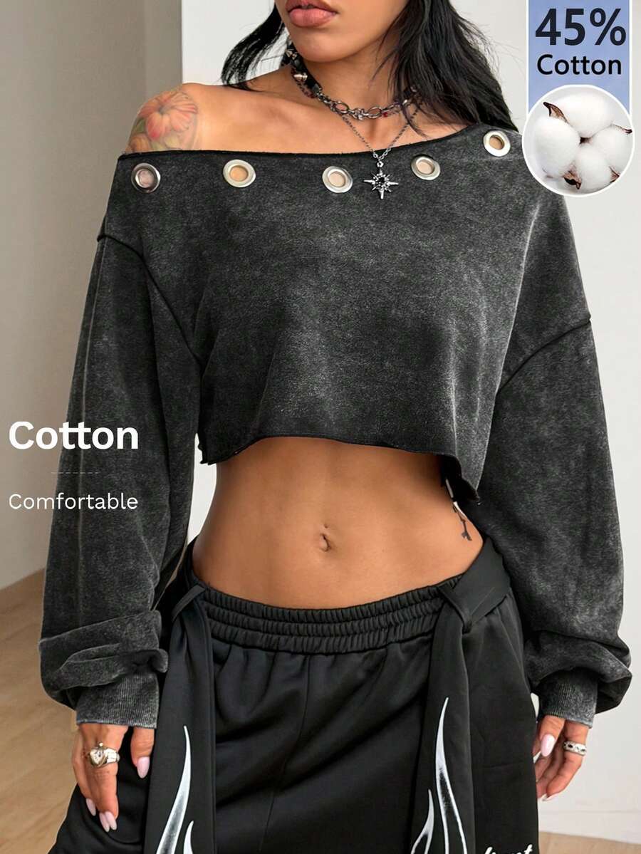 Women's plain oversized boat neck sweatshirt with long raglan sleeves in a relaxed pullover fit.