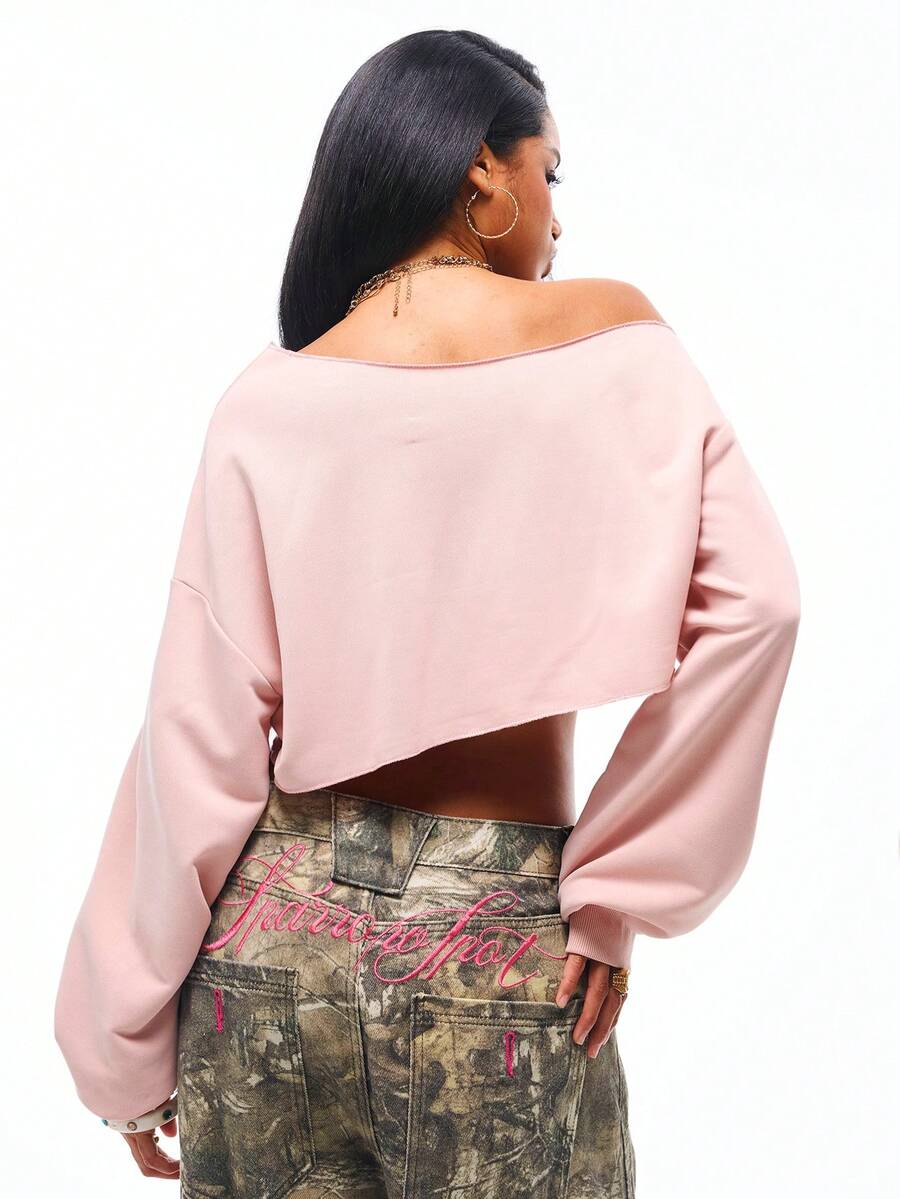 Women's plain oversized boat neck sweatshirt with long raglan sleeves in a relaxed pullover fit.