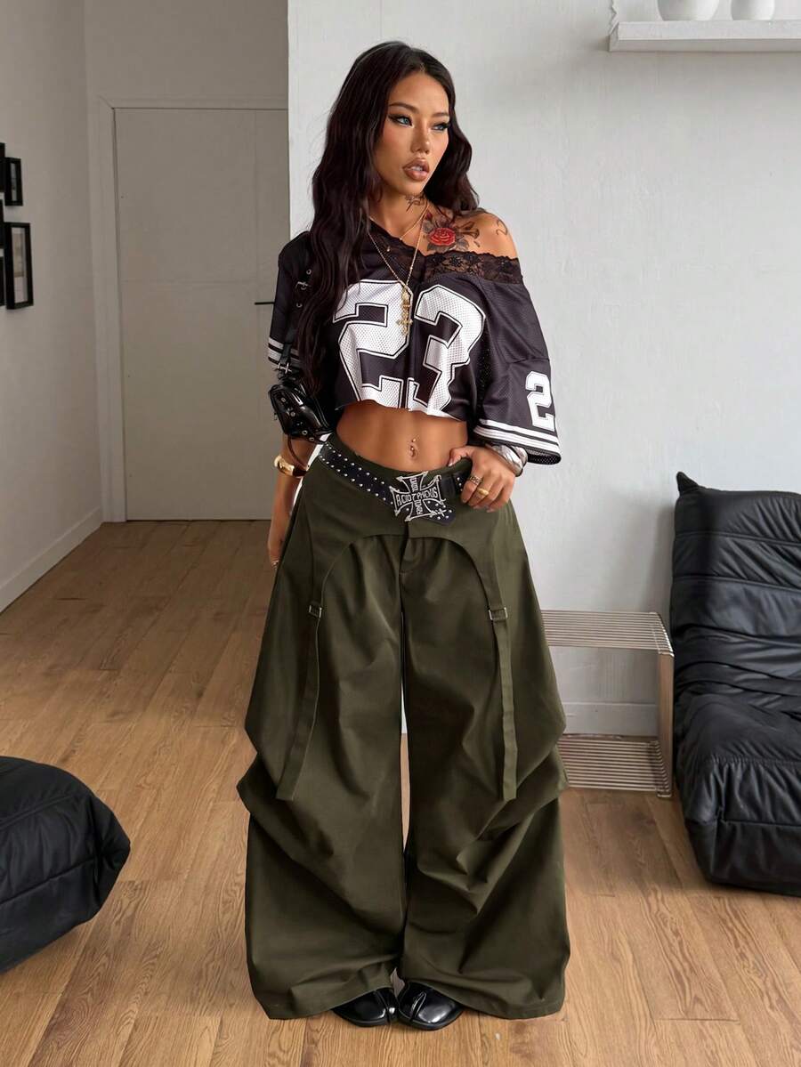Women's loose fit wide leg utility parachute pants with functional pockets and low waist design
