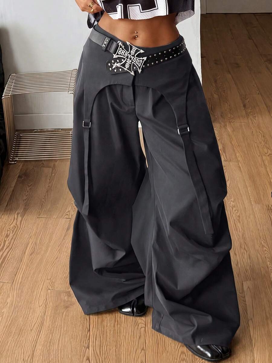 Women's loose fit wide leg utility parachute pants with functional pockets and low waist design