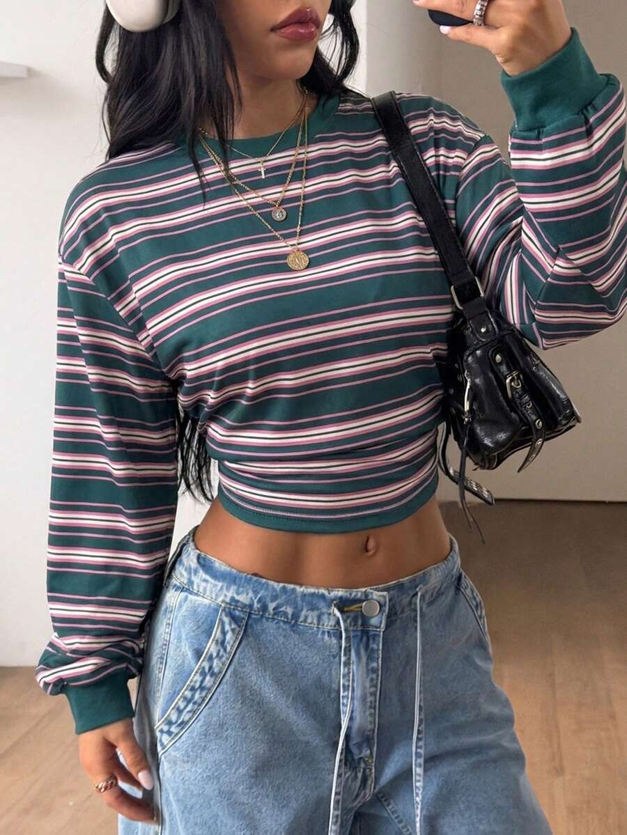 Women's brown waist-cinching sweatshirt featuring a round neck, drop shoulder long sleeves, and rib-knit cuffs.