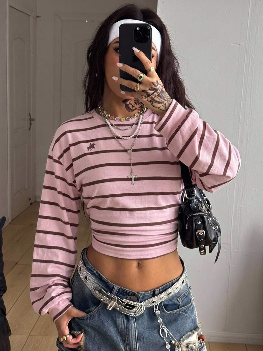 Women's brown waist-cinching sweatshirt featuring a round neck, drop shoulder long sleeves, and rib-knit cuffs.