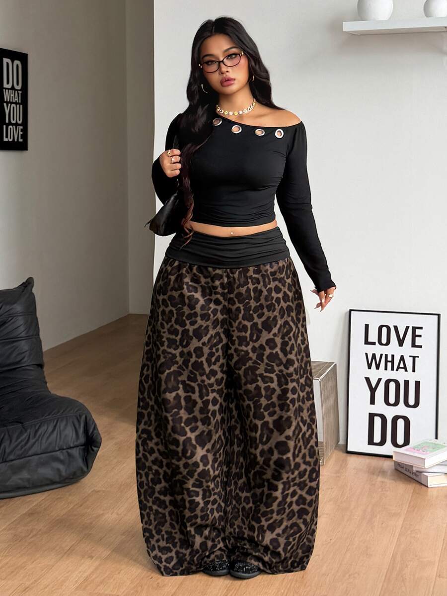 Women's plus size wide leg cotton pants featuring a relaxed loose fit and high waist design.