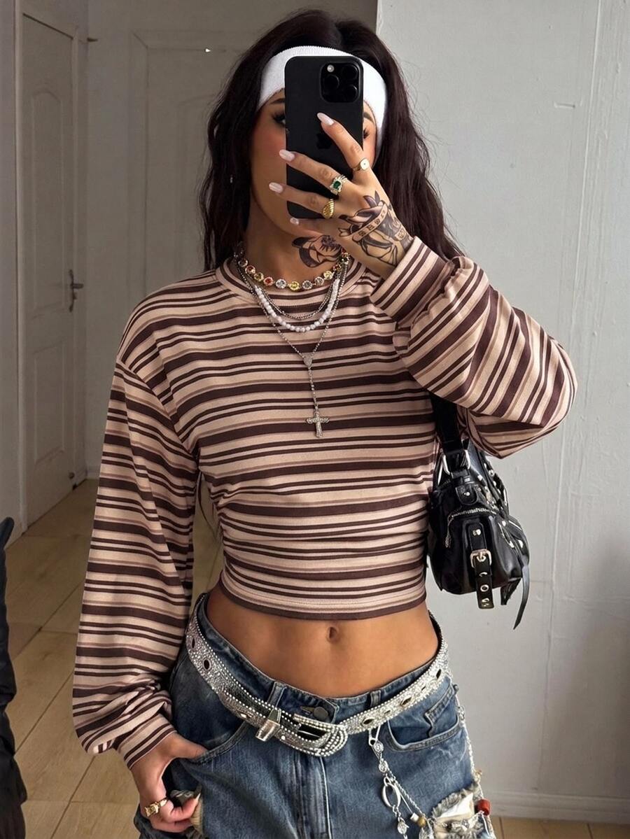 Women's brown waist-cinching sweatshirt featuring a round neck, drop shoulder long sleeves, and rib-knit cuffs.