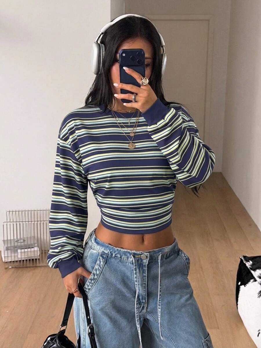 Women's brown waist-cinching sweatshirt featuring a round neck, drop shoulder long sleeves, and rib-knit cuffs.