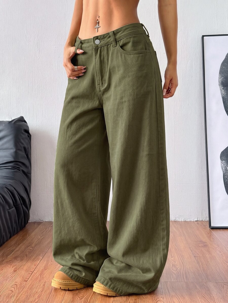 Women's casual loose fit wide leg denim jeans with functional pockets and low waist design.
