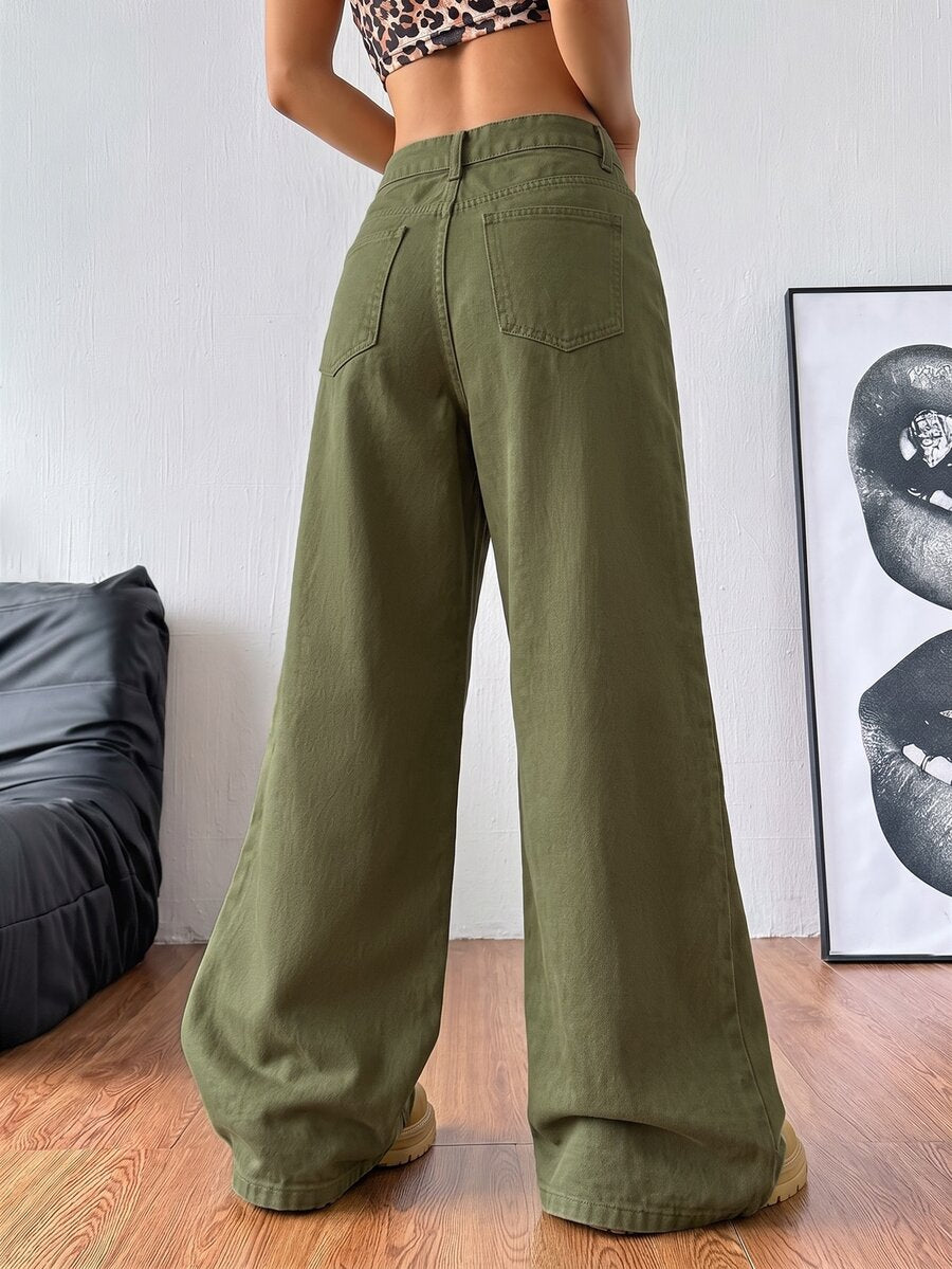 Women's casual loose fit wide leg denim jeans with functional pockets and low waist design.