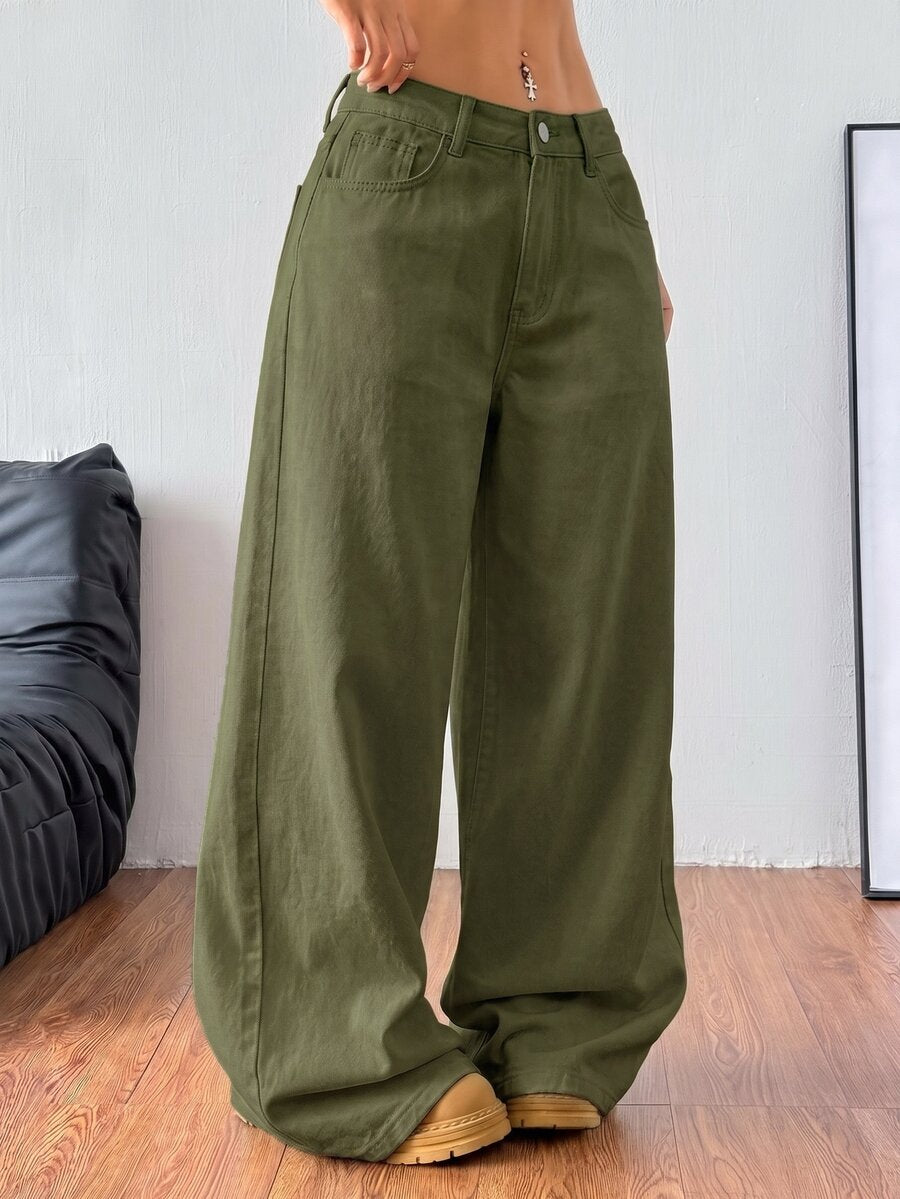 Women's casual loose fit wide leg denim jeans with functional pockets and low waist design.