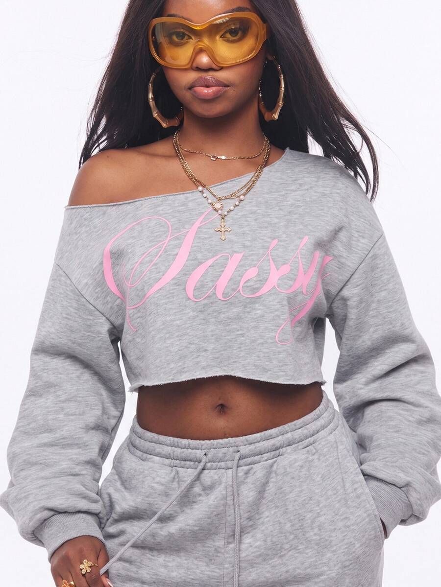 Women's plain oversized boat neck sweatshirt with long raglan sleeves in a relaxed pullover fit.