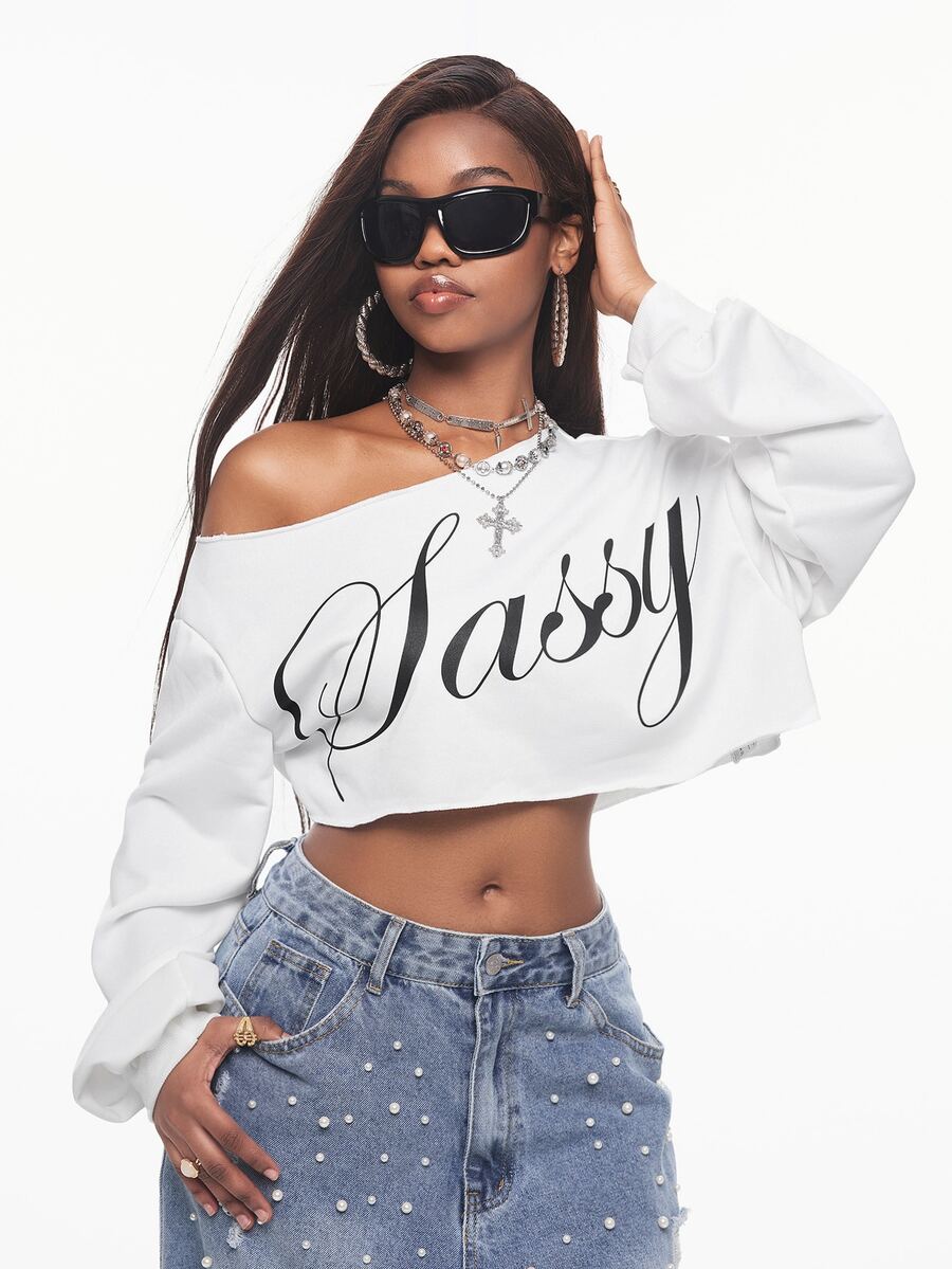 Women's plain oversized boat neck sweatshirt with long raglan sleeves in a relaxed pullover fit.