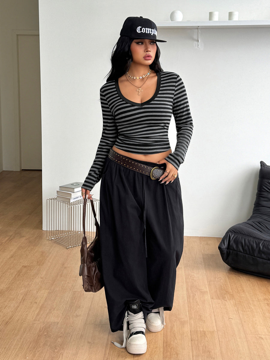 Women's plus size striped long sleeve V-neck t-shirt in knitted fabric with contrast binding trim