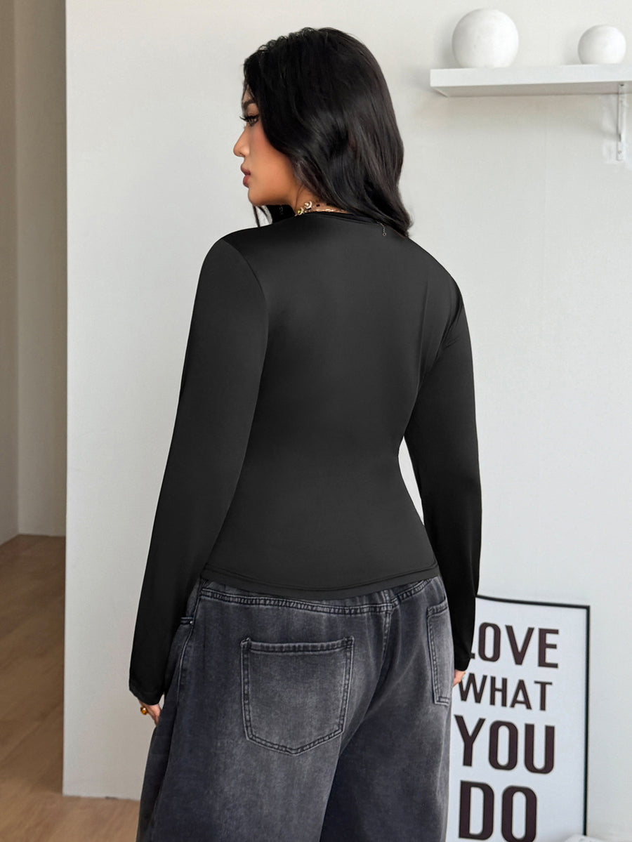 Women's plus size striped long sleeve V-neck t-shirt in knitted fabric with contrast binding trim