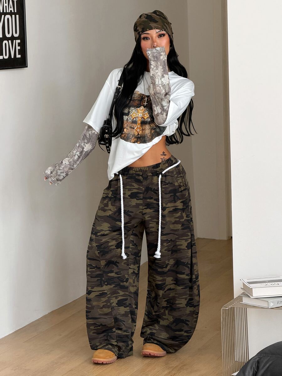 Women's casual grey plaid sweatpants featuring an elastic drawstring waistband, side pockets, and a relaxed loose fit.