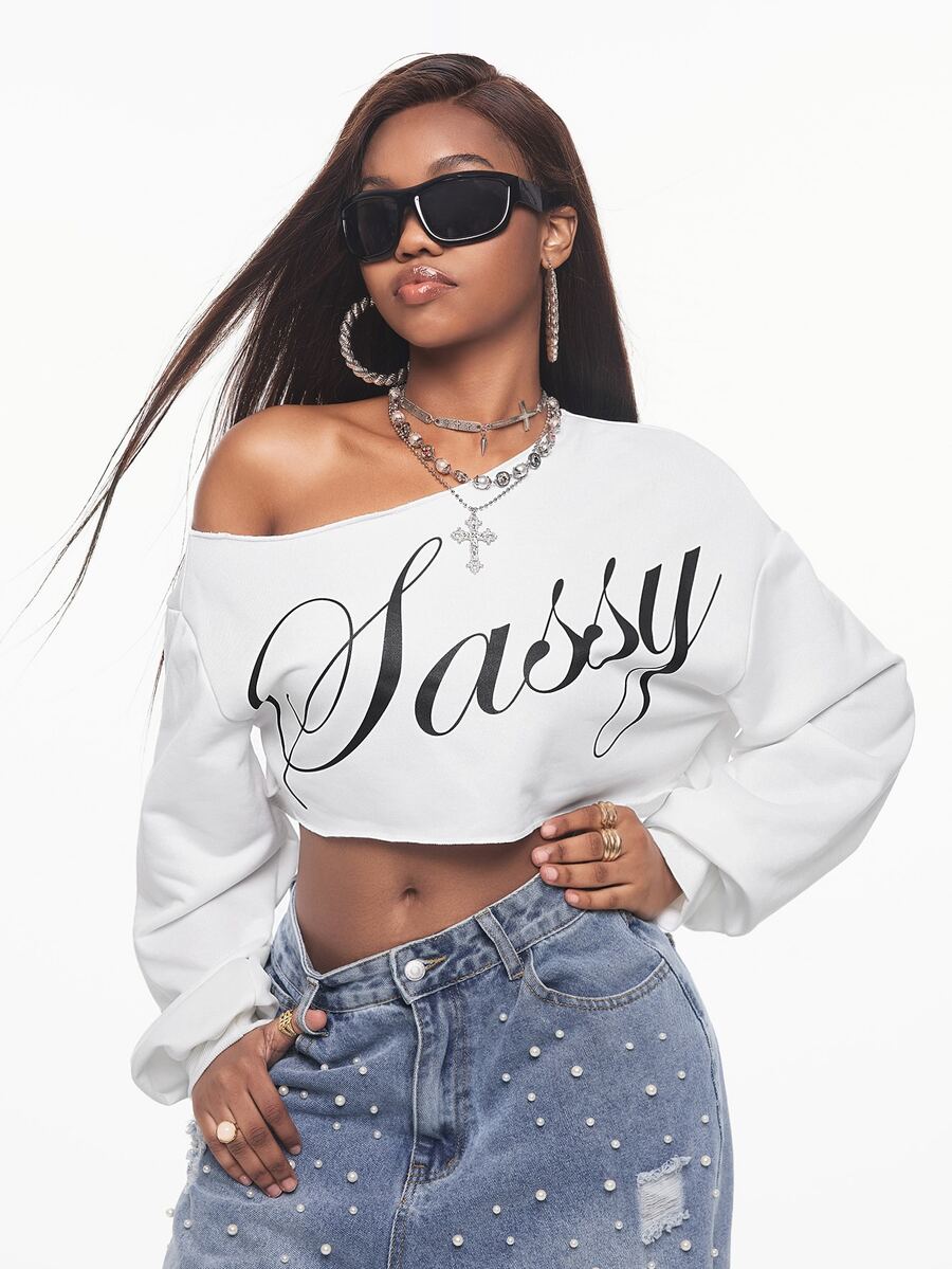 Women's plain oversized boat neck sweatshirt with long raglan sleeves in a relaxed pullover fit.