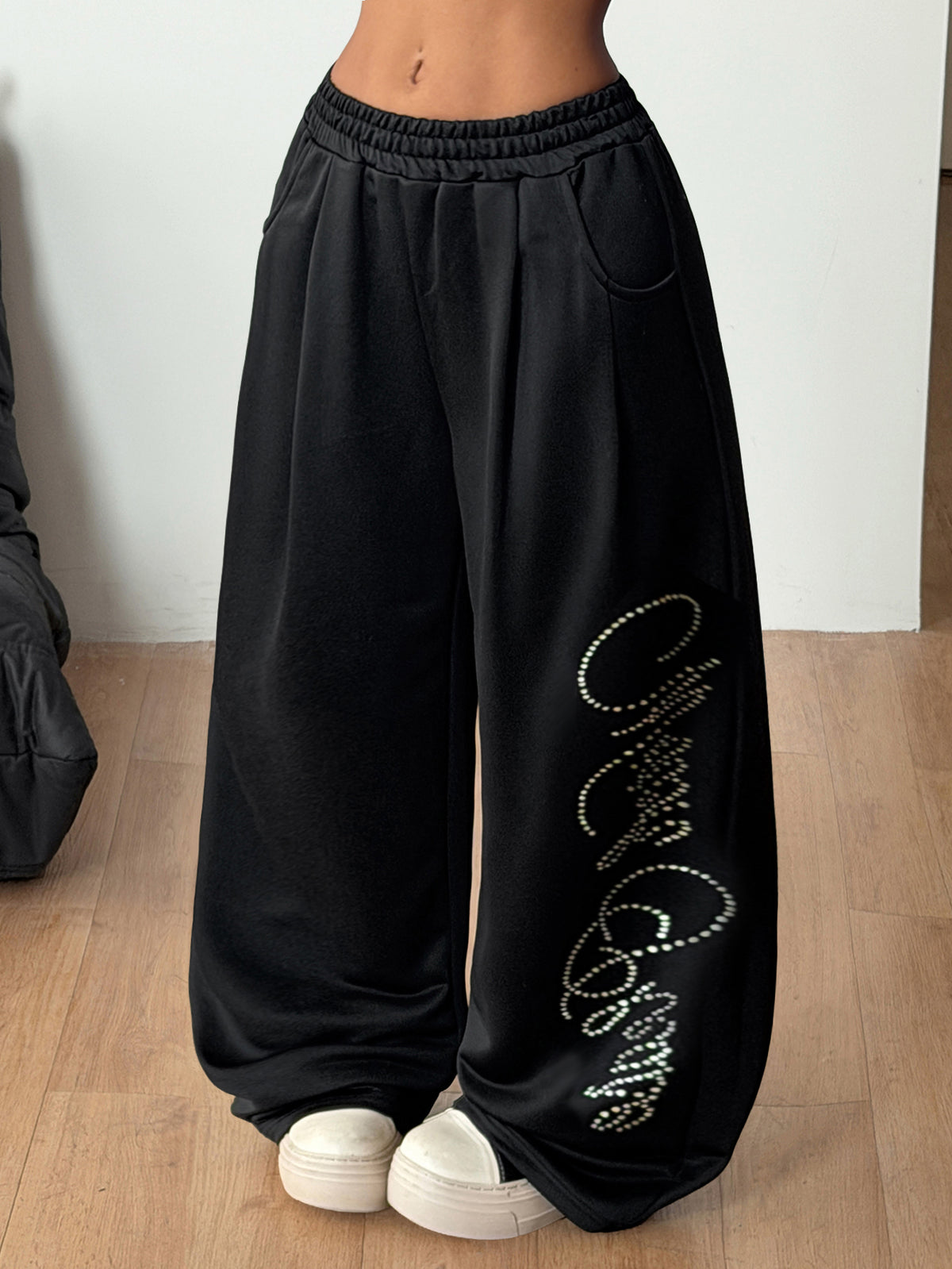 Women's loose straight leg casual pants with drawstring elastic waist and pockets
