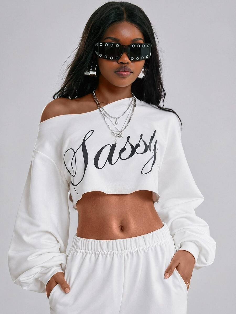 Women's plain oversized boat neck sweatshirt with long raglan sleeves in a relaxed pullover fit.