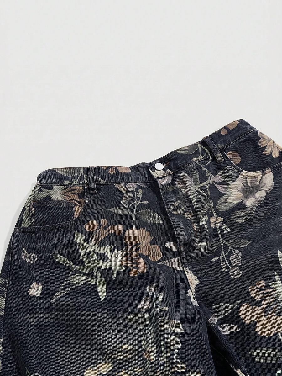 Women's loose wide-leg denim Bermuda shorts featuring vintage animal and paisley print with pockets and zipper fly.