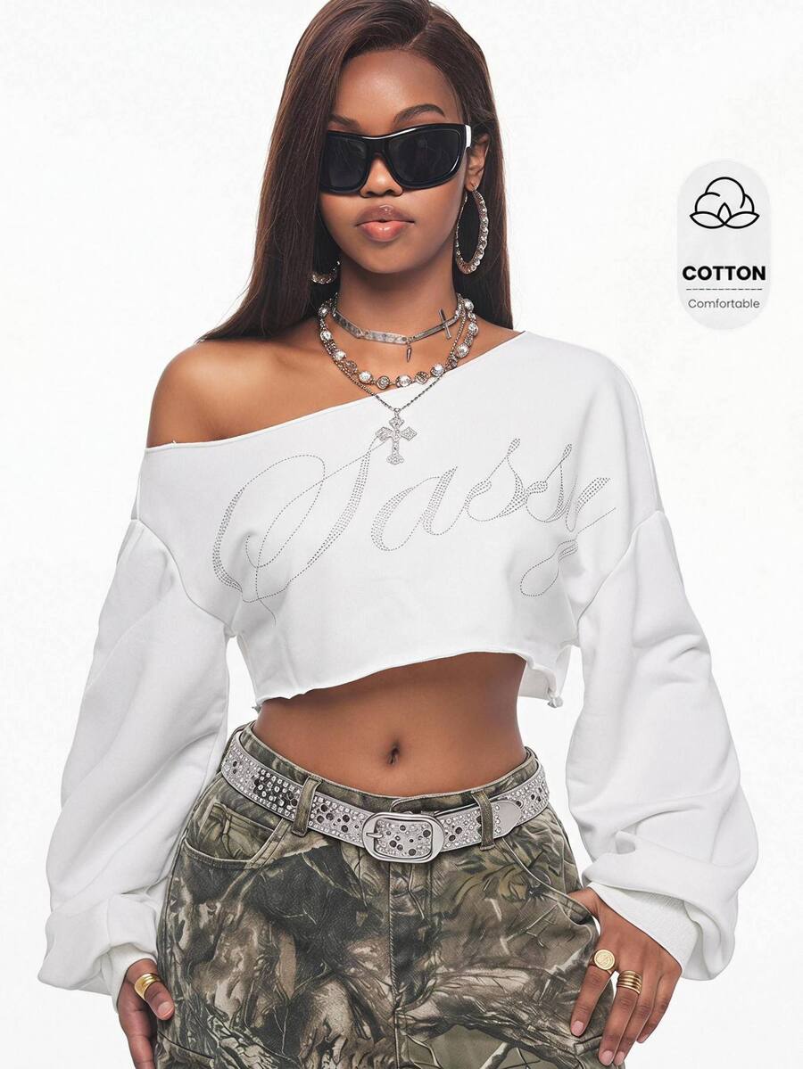 Women's plain oversized boat neck sweatshirt with long raglan sleeves in a relaxed pullover fit.