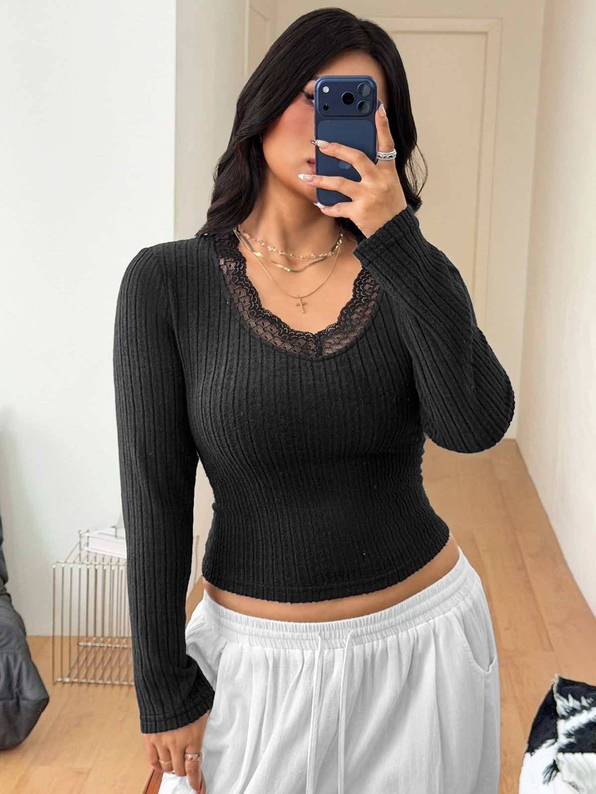 Women's plus size striped long sleeve V-neck t-shirt in knitted fabric with contrast binding trim